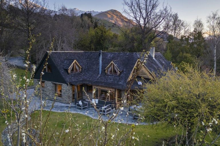Photo of property in 11 Arrowtown-lake Hayes Road, Lake Hayes, Queenstown, 9371