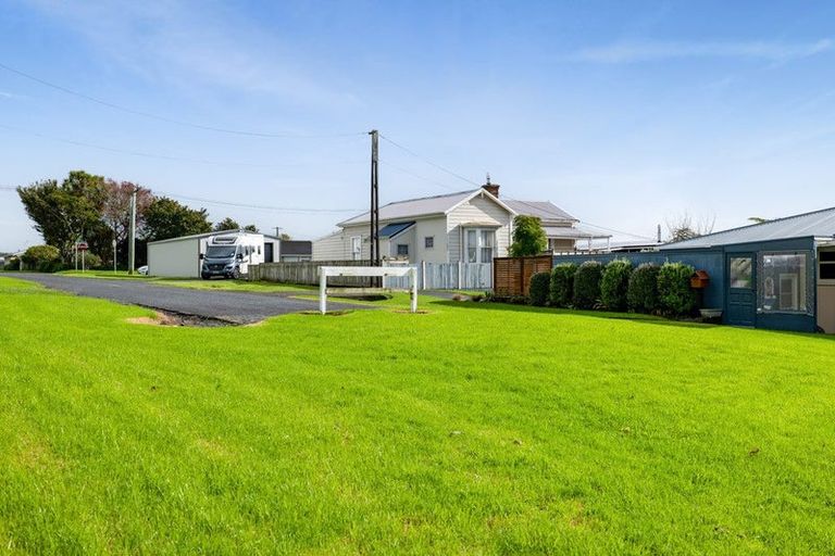 Photo of property in 2 Broadway, Waitara, 4320