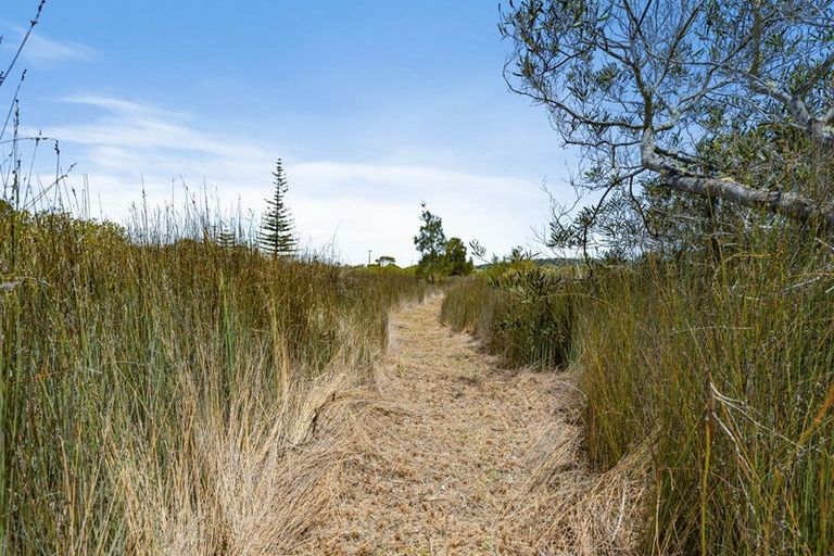 Photo of property in 4 Thelma Road, Mangawhai Heads, Mangawhai, 0505