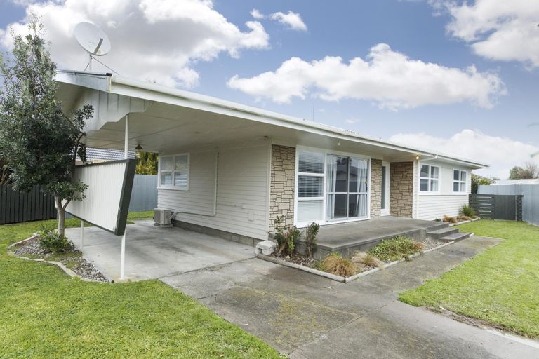 Photo of property in 26 Apollo Parade, Milson, Palmerston North, 4414