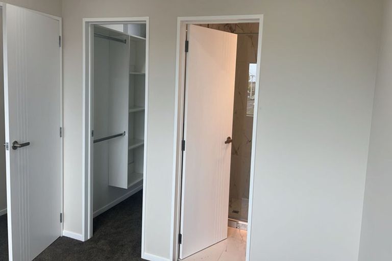 Photo of property in 83b Hutchinsons Road, Bucklands Beach, Auckland, 2014