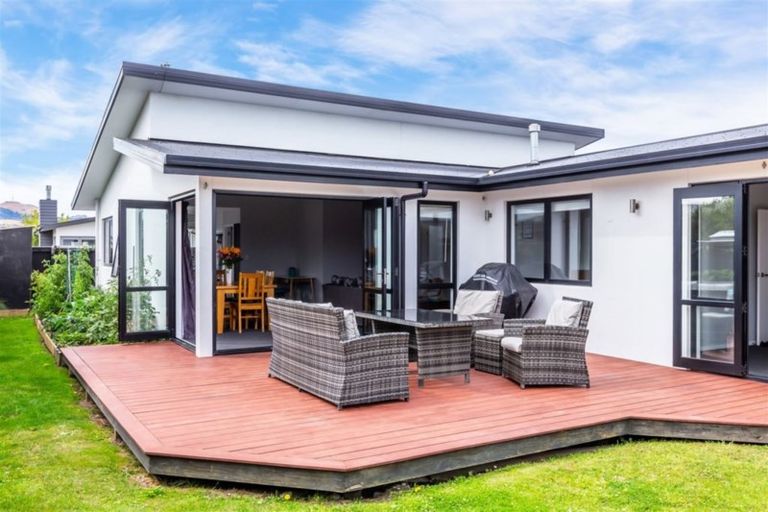 Photo of property in 6 Hyde Place, Halswell, Christchurch, 8025