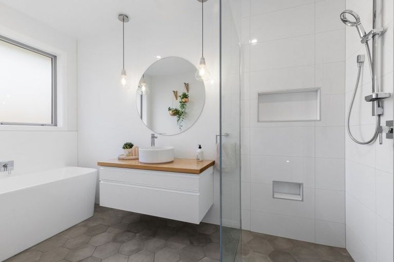 Photo of property in 8 Bernora Crescent, Bombay, 2675