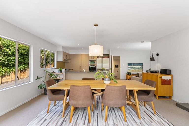 Photo of property in 25 Bemrose Place, Cockle Bay, Auckland, 2014