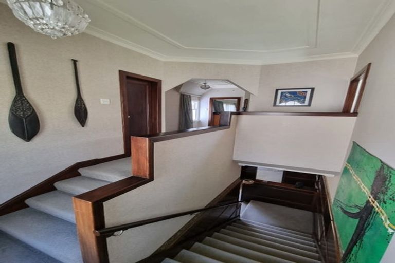 Photo of property in 19 Fitzherbert Terrace, Thorndon, Wellington, 6011