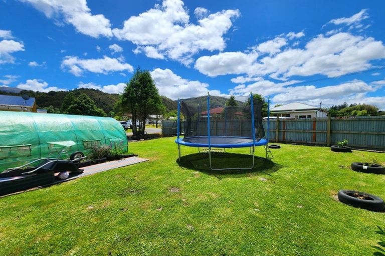 Photo of property in 20 Clifford Street, Blackball, 7804