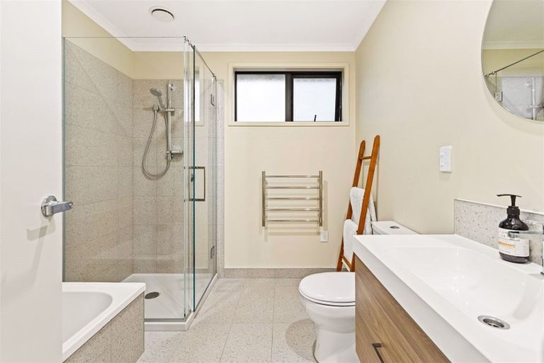 Photo of property in 73 Vinistra Road, Kumeu, 0810