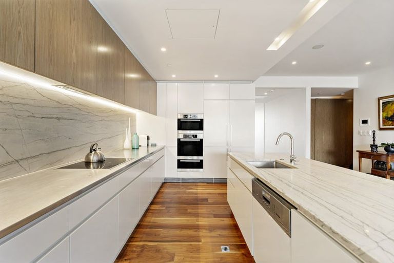 Photo of property in Clyde Quay Wharf, 2c/7 Clyde Quay Wharf, Te Aro, Wellington, 6011