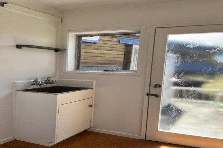 Photo of property in 15 Law Street, Torbay, Auckland, 0630