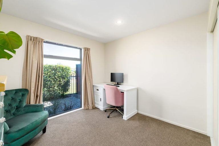 Photo of property in 15a Te Whenu Crescent, Marshland, Christchurch, 8083