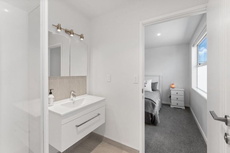 Photo of property in 22a Karewa Parade, Papamoa Beach, Papamoa, 3118