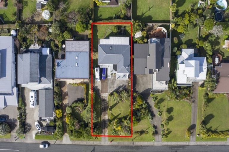 Photo of property in 31 De Luen Avenue, Tindalls Beach, Whangaparaoa, 0930