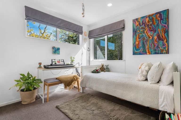 Photo of property in 10 Sauterne Road, Kumeu, 0810