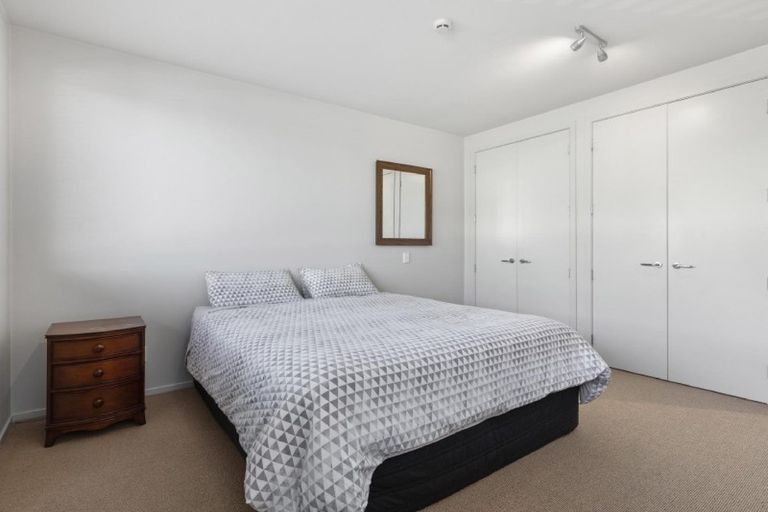 Photo of property in 2/337 Jackson Street, Petone, Lower Hutt, 5012