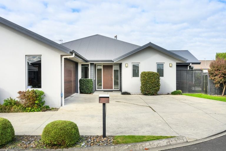 Photo of property in 24 Liberty Grove, Kelvin Grove, Palmerston North, 4414