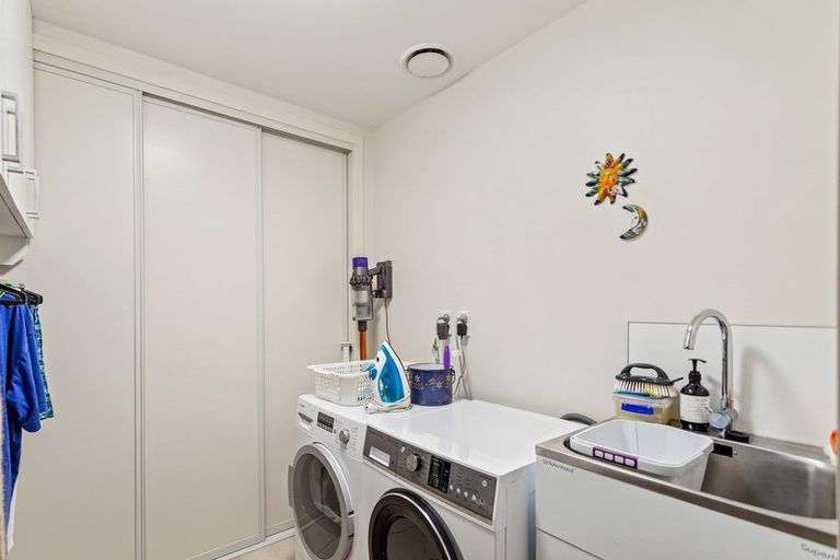 Photo of property in 72 Eaves Bush Parade, Orewa, 0931