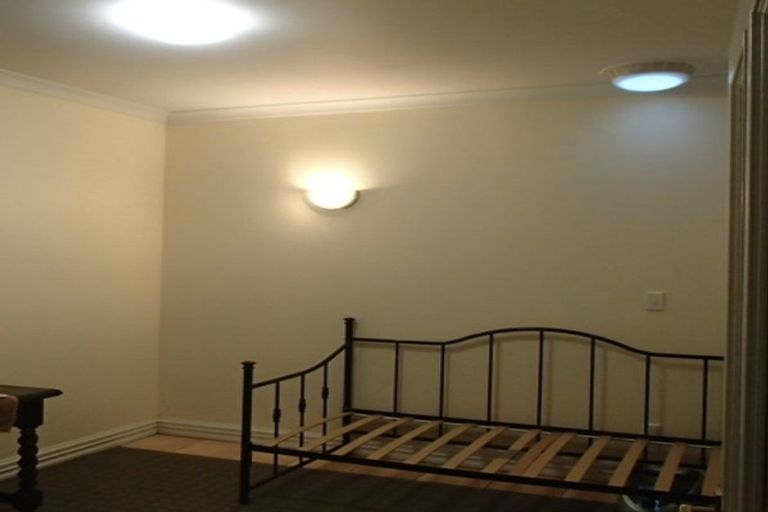 Photo of property in 52 Mitchell Street, Brooklyn, Wellington, 6021