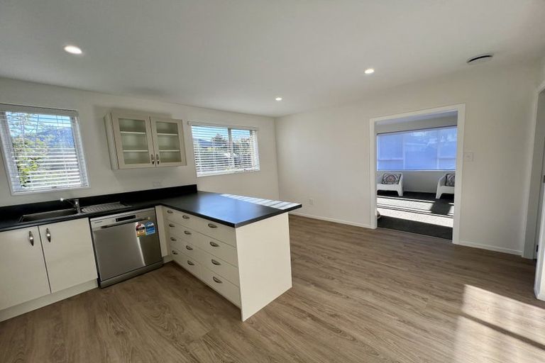 Photo of property in 2/35 Oldwood Street, Bishopdale, Christchurch, 8053