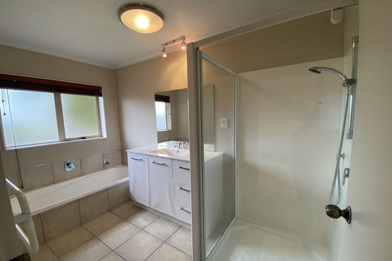Photo of property in 7 Ironstone Place, Randwick Park, Auckland, 2105