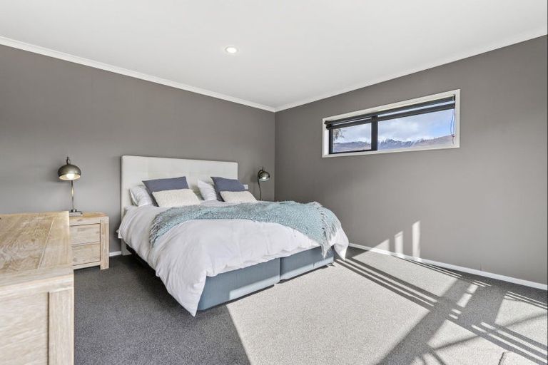 Photo of property in 7 Centre Crescent, Wanaka, 9305