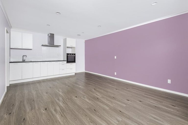 Photo of property in 12 Egret Court, Unsworth Heights, Auckland, 0632