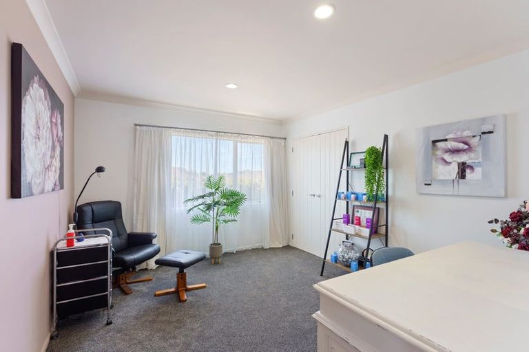 Photo of property in 6 Rae Lane, Paraparaumu Beach, Paraparaumu, 5032