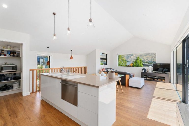 Photo of property in 9 Kirimoko Crescent, Wanaka, 9305