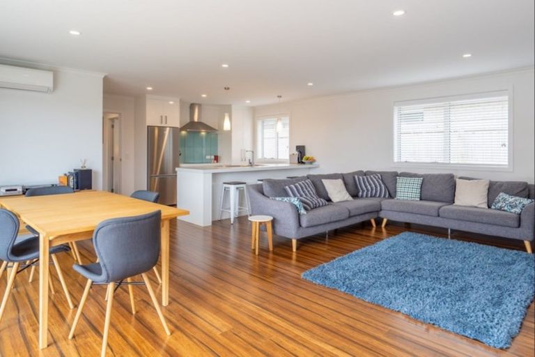 Photo of property in 9 Mahia Lane, Waikanae, 5036