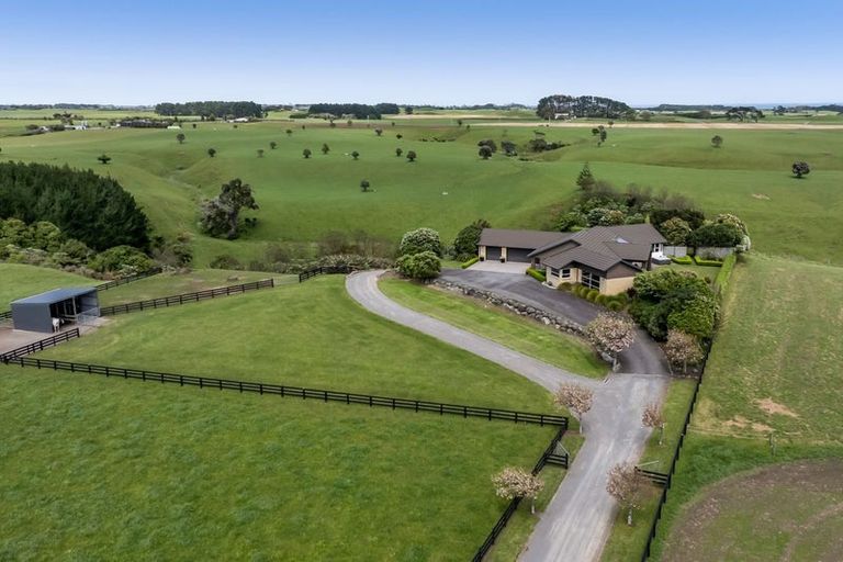 Photo of property in 253 Lwr Pitone Road, Pitone, New Plymouth, 4374