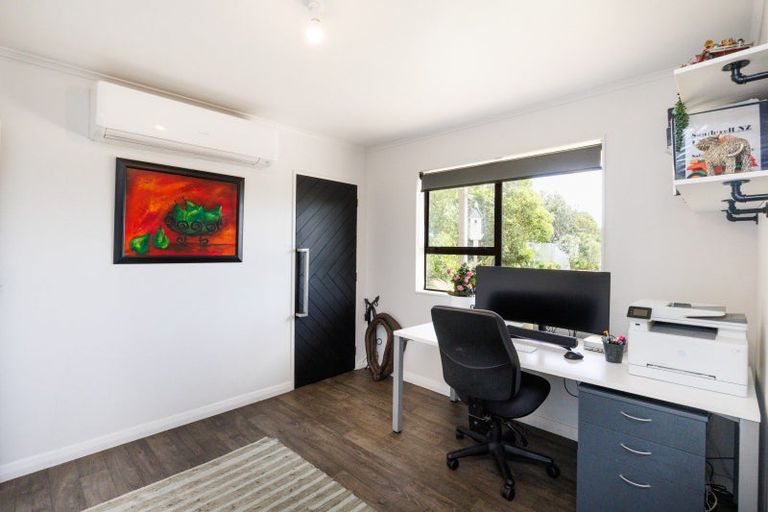 Photo of property in 38 Russell Street, Foxton, 4814