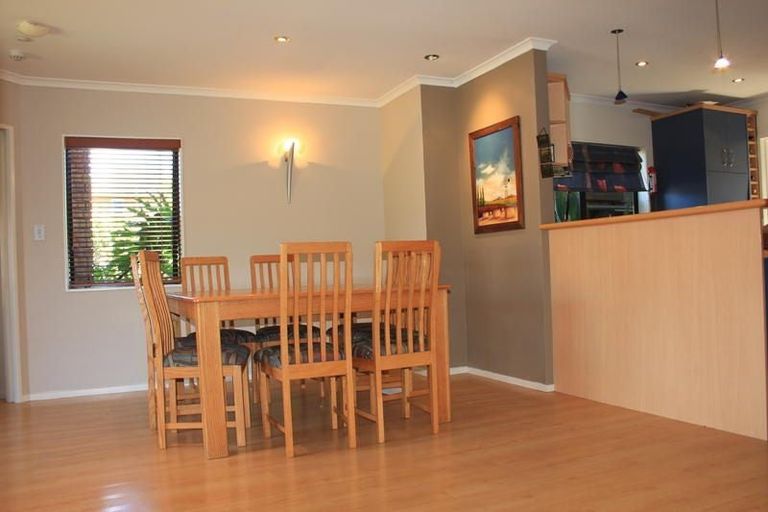 Photo of property in 2 George Deane Place, Greenhithe, Auckland, 0632