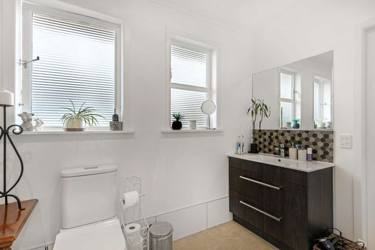 Photo of property in 27 Ferguson Street, Levin, 5510