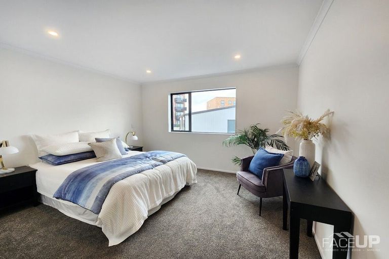 Photo of property in 18 Hema Road, Hobsonville, Auckland, 0616