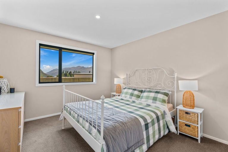 Photo of property in 6 Lakefield Close, Kingston, Athol, 9793