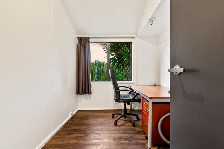 Photo of property in 847 West Coast Road, Oratia, Auckland, 0604