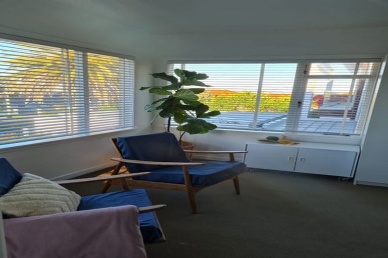 Photo of property in 34 Williamson Avenue, Belmont, Auckland, 0622