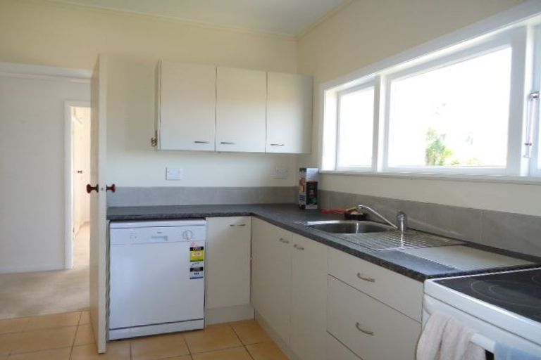 Photo of property in 5 Titiro Moana Road, Korokoro, Lower Hutt, 5012