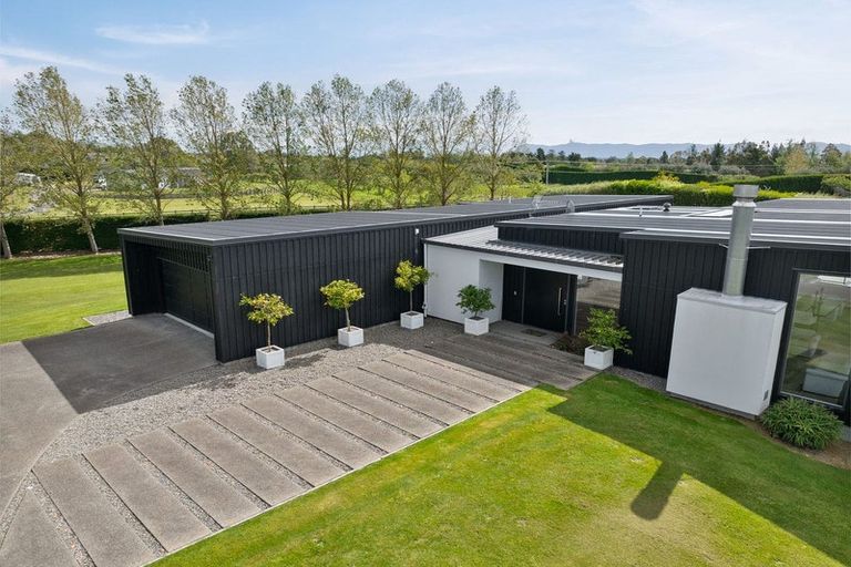 Photo of property in 9 Birdie Way, Martinborough, 5711