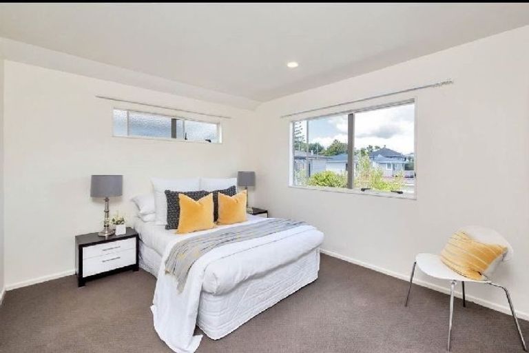 Photo of property in 2/41 Selwyn Crescent, Forrest Hill, Auckland, 0620