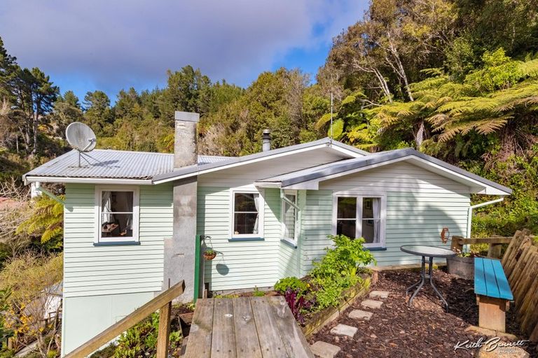 Photo of property in 36 Wyndham Road, Pinehaven, Upper Hutt, 5019