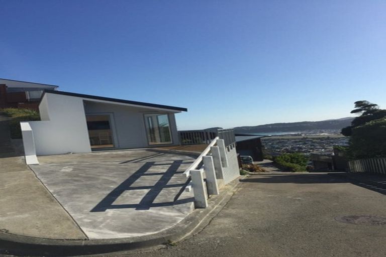 Photo of property in 83 Seatoun Heights Road, Seatoun, Wellington, 6022