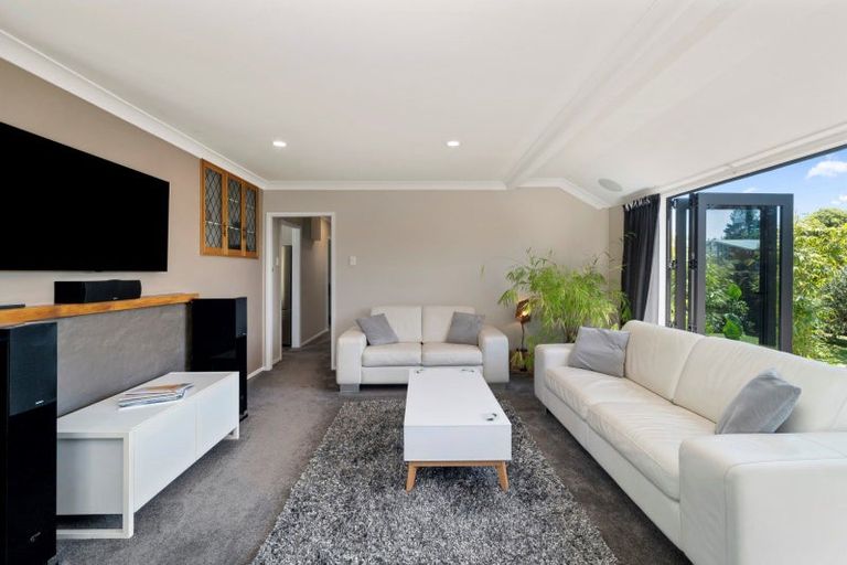 Photo of property in 2 Roosevelt Road, Western Heights, Rotorua, 3015