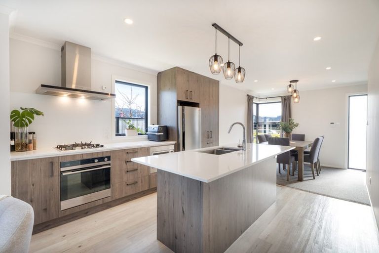 Photo of property in 38 Mawai Hakona Drive, Wallaceville, Upper Hutt, 5018