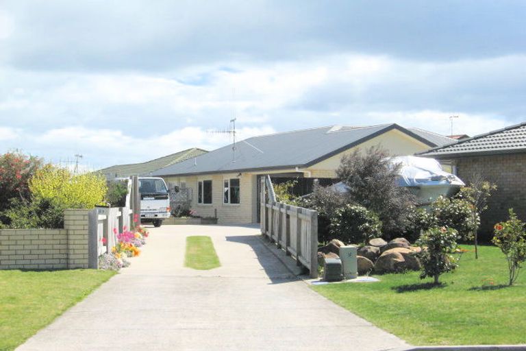 Photo of property in 23 Pirika Place, Papamoa Beach, Papamoa, 3118