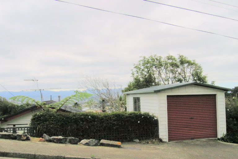 Photo of property in 15 Moffitt Street, Vogeltown, Wellington, 6021