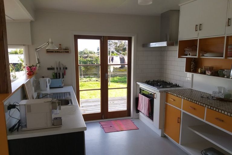 Photo of property in 84 Raumati Road, Raumati Beach, Paraparaumu, 5032