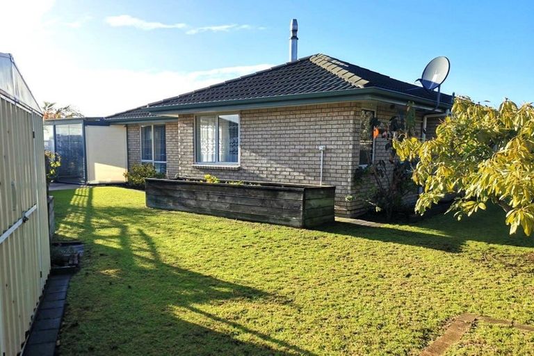 Photo of property in 4 Wai Place, One Tree Point, 0118