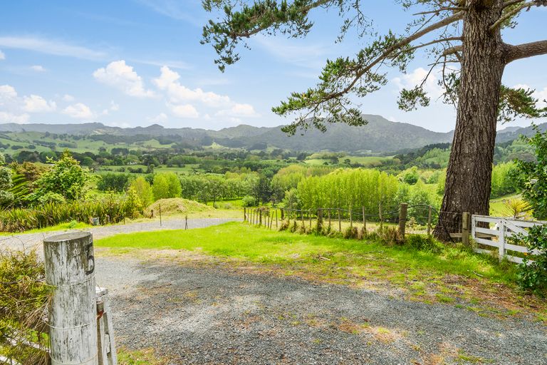 Photo of property in 50 Upper Whangateau Road, Big Omaha, Warkworth, 0985