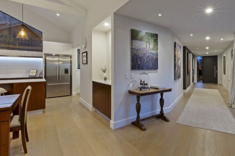 Photo of property in 14 Kerrera Lane, Jacks Point, Queenstown, 9371