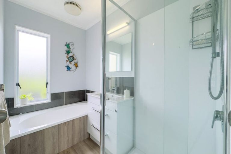 Photo of property in 1 Ohinemuri Place, Paeroa, 3600